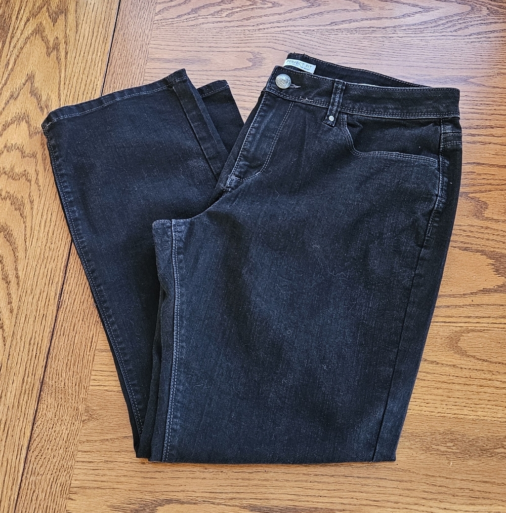 Lee Perfect Fit Women's Black Jeans - Size 18 Short New Without Tags